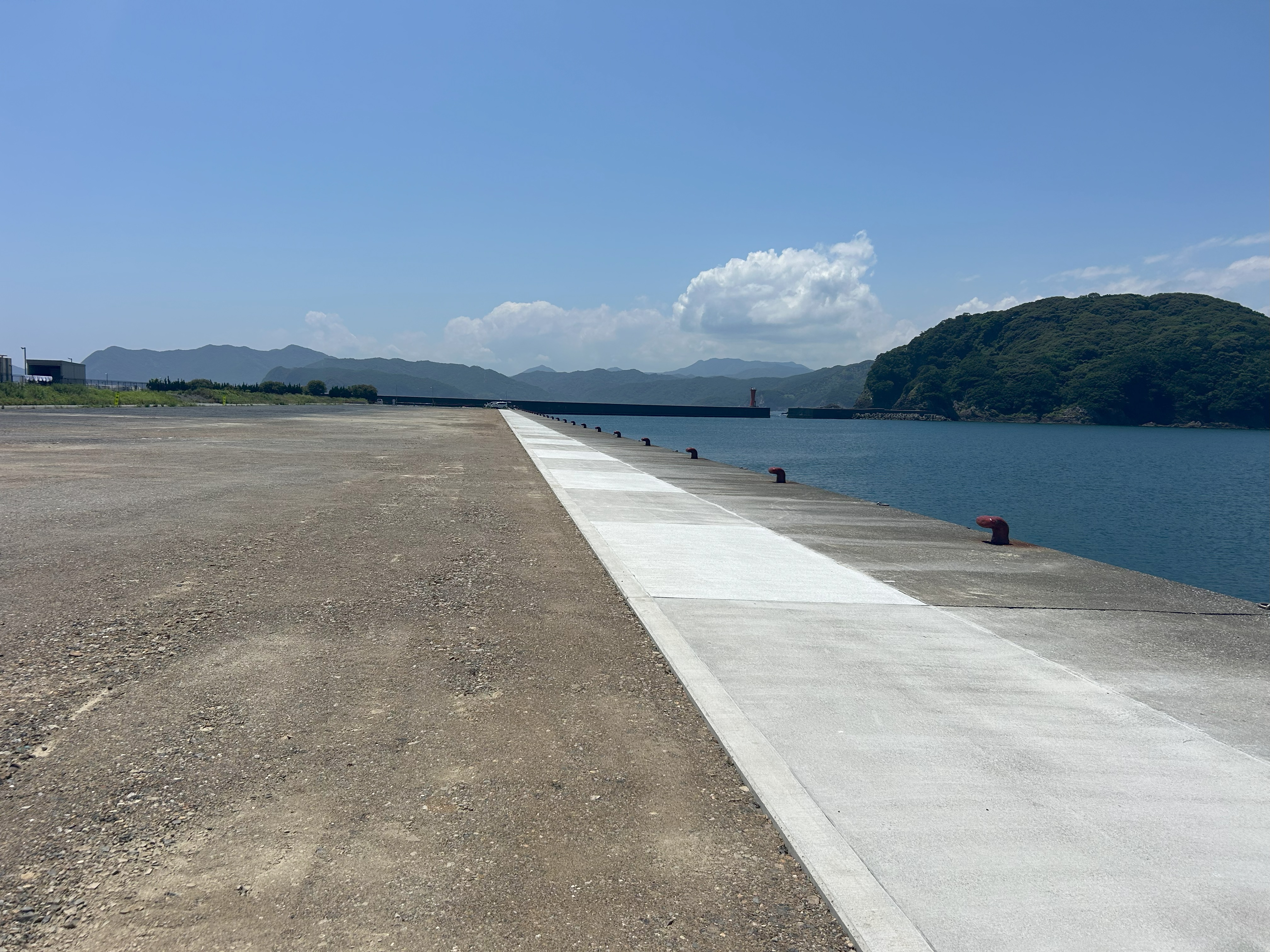 三重県地区（宿田曽漁港）水産物供給基盤機能保全事業　岸壁補修工事